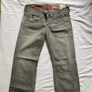 Original Replay warm gray colour “Janice” factory distressed Jeans sz 28/34 NWT